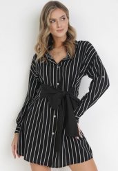Czarna Wiskozowa Sukienka Mini o Fasonie Koszuli Zapinana na Guziki Romola. Czarne sukienki Born2be, xl, bez wzorów, z wiskozy, bez kołnierzyka, bez ramiączek, maxi, koszulowe. W wyprzedaży za 63.74 zł.
