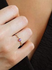 OR Carats Złoty pierścionek z kamieniami szlachetnymi rozmiar: 58. Żółte pierścionki OR Carats, z ametystem, złote. Za 608.99 zł.