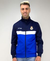 Bluza sportowa rozpinana na zamek błyskawiczny legendarnego klubu Madridista. Bluzy z kapturem Real Madrid, s, bez wzorów, z elastanu, bez kaptura, do piłki nożnej. Za 209.39 zł.