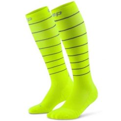 Damskie długie skarpety do biegania kompresyjne odblaskowe PRO Run CEP. Żółte skarpetki CEP, bez wzorów, z elastanu. Za 244.00 zł.