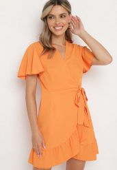 Pomarańczowa Sukienka o Kopertowym Kroju z Krótkim Rękawem i Falbanką Tinasshia. Brązowe sukienki Born2be, na co dzień, m, bez wzorów, eleganckie, bez kołnierzyka, bez ramiączek, mini, kopertowe. W wyprzedaży za 55.24 zł.