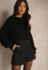 Czarne Szorty High Waist z Wiskozą o Garniturowym Kroju z Zakładkami Zavierisa. Czarne szorty Renee, bez wzorów, z wiskozy, eleganckie. W wyprzedaży za 83.99 zł.