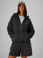 4F Bluza dresowa oversize z kapturem damska - czarna M. Czarne bluzy z kapturem 4f, na lato, m, bez wzorów, z dresówki, z kapturem, trekkingowe. Za 199.99 zł.