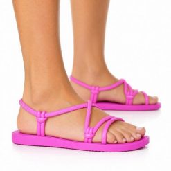 Sandały damskie IPANEMA SOLAR SANDAL. Czerwone sandały Ipanema, bez wzorów, z materiału, wakacyjne, bez obcasa, bez zapięcia. Za 79.00 zł.