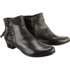 PIAZZA 961725-5 blau/schwarz, botki damskie. Botki Piazza, bez wzorów, ze skóry, bez obcasa, na obcasie, bez zapięcia. W wyprzedaży za 386.90 zł.