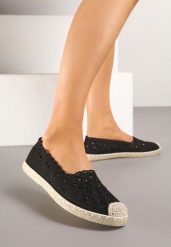 Czarne Ażurowe Espadryle Vices z Ozdobną Plecionką Arivrae. Czarne espadryle Born2be, w ażurowe wzory, eleganckie, bez obcasa, na płaskiej podeszwie. Za 79.99 zł.