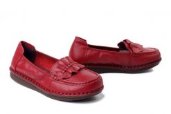 ARTIKER RELAKS 58C1505 red, półbuty damskie. Czerwone półbuty wsuwane Artiker Relaks, bez wzorów, ze skóry, bez obcasa. Za 165.67 zł.