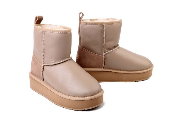 EMU AUSTRALIA W13189 Stinger Mini Flatform Leather sand, botki damskie. Brązowe botki Emu Australia, bez wzorów, ze skóry, bez obcasa, bez zapięcia. Za 789.90 zł.