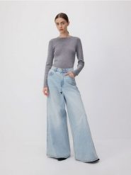 Sweter z metalizowaną nicią - ciemnoszary. Szare swetry Reserved, l, bez wzorów, z dzianiny, bez ramiączek. W wyprzedaży za 39.99 zł.