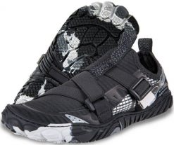 Buty do wody wielofunkcyjne Aqua Speed Lacerto. Czarne buty treningowe Aqua-Speed, bez wzorów, z gumy, bez zapięcia, na fitness i siłownię. Za 119.99 zł.