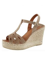 Heine Skórzane sandały w kolorze beżowo-brązowym rozmiar: 39. Brązowe sandały Heine, bez wzorów, ze skóry, bez obcasa, na koturnie, bez zapięcia. Za 114.71 zł.