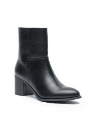 Foreverfolie Botki w kolorze czarnym rozmiar: 36. Czarne botki Foreverfolie, bez wzorów, eleganckie, bez obcasa, bez zapięcia. Za 126.45 zł.