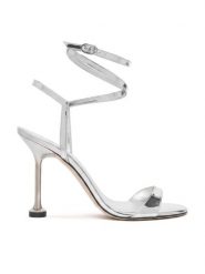 Stuart Weitzman Sandały Naudistini Wrap 100 SM911 Srebrny. Szare sandały Stuart Weitzman, bez wzorów, z lakierowanej skóry, bez obcasa, na szpilce, bez zapięcia. Za 2,419.00 zł.