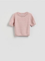 Sweter z ozdobną aplikacją - pastelowy róż. Czerwone swetry Reserved, l, z aplikacjami, z dzianiny, bez ramiączek. Za 139.99 zł.