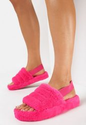 Fuksjowe Kapcie Catana. Czerwone kapcie Born2be, bez wzorów, z gumy. W wyprzedaży za 33.99 zł.