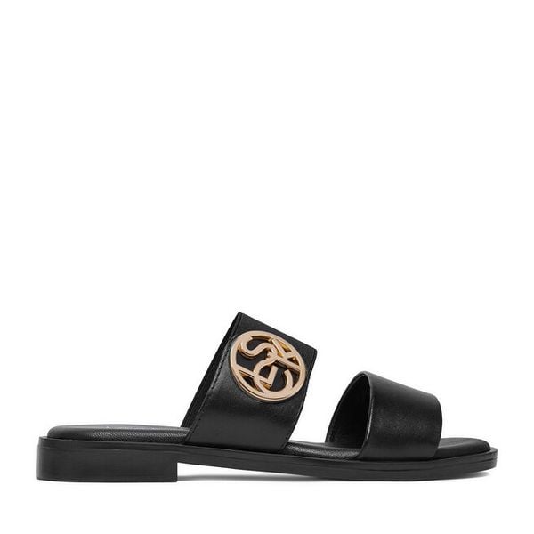Klapki Lasocki. Czarne klapki Lasocki, bez wzorów, bez obcasa, bez zapięcia. Za 129.99 zł.