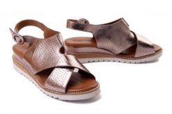 ARTIKER RELAKS 50C0844 bronze, sandały damskie. Żółte sandały Artiker Relaks, bez wzorów, z gumy, bez obcasa, na koturnie, bez zapięcia. Za 279.90 zł.
