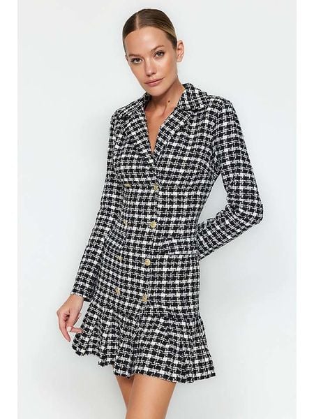 Trendyol Sukienka w kolorze czarno-białym rozmiar: 40. Białe sukienki Trendyol, na co dzień, bez wzorów, z bawełny, bez kołnierzyka, bez ramiączek, mini, proste. Za 70.41 zł.