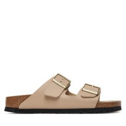Klapki Birkenstock. Brązowe klapki Birkenstock, bez wzorów, bez obcasa, bez zapięcia. Za 429.99 zł.