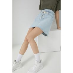 Tom Tailor spódnica jeansowa mini prosta. Niebieskie spódnice Tom Tailor, na co dzień, l, bez wzorów, z bawełny, mini. W wyprzedaży za 81.99 zł.