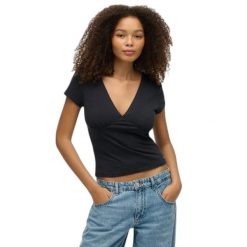 T-shirt koronkowy z rękawami dla kobiet Superdry. Niebieskie t-shirty Superdry, bez wzorów, z koronki, bez kołnierzyka, bez ramiączek. Za 131.20 zł.