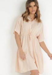 Jasnobeżowa Sukienka Phaelice. Brązowe sukienki Born2be, l, z aplikacjami, bez kołnierzyka, bez ramiączek, mini, koszulowe. Za 99.99 zł.