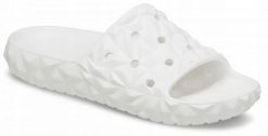 Klapki Dla Dorosłych Crocs Classic Geometric Slide. Białe klapki Crocs, bez wzorów, z materiału, bez obcasa, bez zapięcia. Za 118.99 zł.