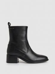 Pepe Jeans FOOTWEAR Skórzane botki "Bonnie Covert" w kolorze czarnym rozmiar: 38. Czarne botki Pepe Jeans FOOTWEAR, bez wzorów, z jeansu, eleganckie, bez obcasa, bez zapięcia. Za 276.47 zł.