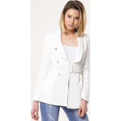 Biała Marynarka Polar. Bluzy z polaru marki Born2be. Za 129.99 zł.
