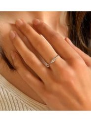 Les Petites Précieuses Srebrny pierścionek z kamieniami szlachetnymi rozmiar: 56. Różowe pierścionki Les Petites Précieuses, z cyrkonią, srebrne. Za 143.90 zł.