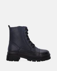 KLASYCZNE BOTKI W KOLORZE GRANATOWYM B102 NAVY. Niebieskie botki Venezia, bez wzorów, ze skóry, klasyczne, bez obcasa, bez zapięcia. Za 289.00 zł.