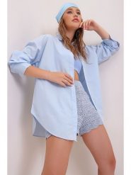 Jumeon Koszula w kolorze jasnoniebieskim rozmiar: M. Niebieskie koszule Jumeon, m, bez wzorów, bez kołnierzyka, bez ramiączek. Za 30.49 zł.