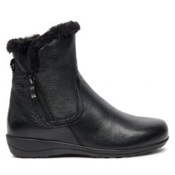 Botki Caprice. Czarne botki Caprice, bez wzorów, bez obcasa, na płaskiej podeszwie, bez zapięcia. Za 279.99 zł.