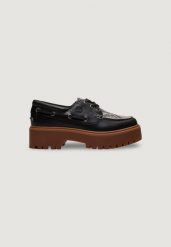 Buty sportowe Kobieta TIMBERLAND STST BOAT. Czarne buty treningowe Timberland, bez wzorów, ze skóry, bez zapięcia. Za 669.10 zł.
