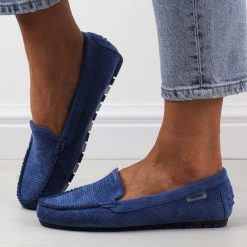 Niebieskie ażurowe zamszowe mokasyny damskie Potocki 09301. Niebieskie mokasyny POTOCKI, w ażurowe wzory, z zamszu. Za 149.00 zł.