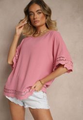Różowa Bluzka Ozdobiona Ażurowymi Rękawami Vorana. Czerwone bluzki Renee, xl, w ażurowe wzory, z jeansu, eleganckie, bez kołnierzyka, bez ramiączek. W wyprzedaży za 51.99 zł.