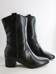 Bellucci Botki w kolorze czarnym rozmiar: 40. Czarne botki Bellucci, bez wzorów, eleganckie, bez obcasa, bez zapięcia. Za 143.90 zł.