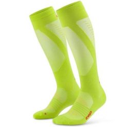 Damskie podkolanówki kompresyjne do biegania PRO Run Ultralight CEP. Zielone skarpetki CEP, bez wzorów, z elastanu. Za 244.00 zł.