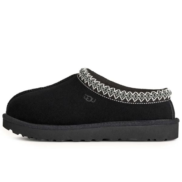 Kapcie Ugg Australian W Tasman Ii Damskie. Czarne kapcie UGG, bez wzorów, z gumy. Za 689.99 zł.