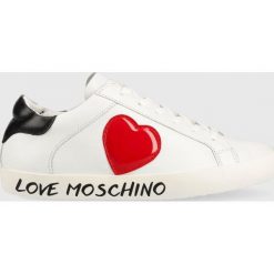 Love Moschino sneakersy kolor biały. Białe buty sportowe lifestyle Love Moschino, bez wzorów, z gumy, sportowe, z okrągłym noskiem, bez zapięcia. W wyprzedaży za 539.99 zł.
