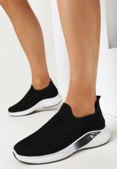 Czarne Buty Sportowe z Elastyczną Cholewką i Ozdobną Podeszwą Pilly. Czarne buty sportowe lifestyle Born2be, bez wzorów, sportowe, przed kostkę, bez zapięcia. W wyprzedaży za 42.49 zł.