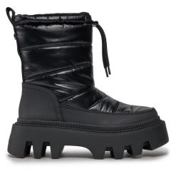 Botki Buffalo. Czarne botki Buffalo, bez wzorów, bez obcasa, na płaskiej podeszwie, bez zapięcia. Za 349.99 zł.