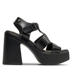 Sandały Refresh. Czarne sandały Refresh, bez wzorów, bez obcasa, na słupku, bez zapięcia. Za 169.99 zł.