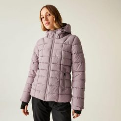 Kurtka narciarska damska z membraną Blindside Dare 2b. Fioletowe kurtki narciarskie Dare 2b, na zimę, bez wzorów, bez kaptura, narciarskie. W wyprzedaży za 699.99 zł.