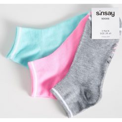 Kolorowe skarpetki - Wielobarwn. Skarpetki marki Sinsay. Za 9.99 zł.