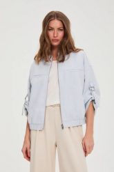 Kurtka z podwijanymi rękawami błękitna. Niebieskie kurtki MOODO, l, bez wzorów, z poliesteru, bez kaptura. Za 199.99 zł.