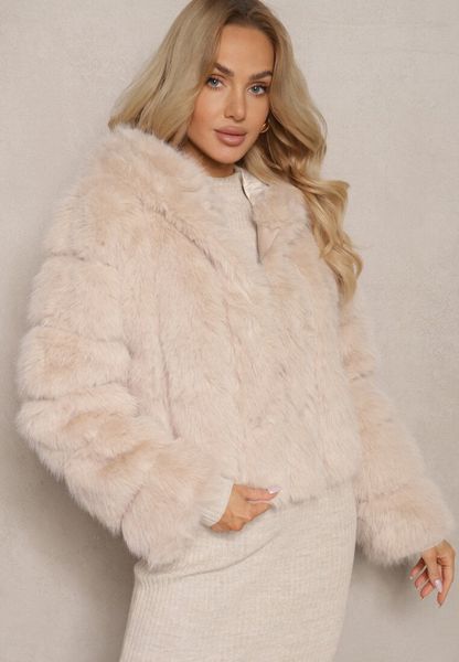 Beżowa Kurtka Futrzana z Kapturem i Pikowanymi Przeszyciami na Rękawach Parisha. Brązowe kurtki Renee, na zimę, m, bez wzorów, z dzianiny, eleganckie, z kapturem. Za 314.99 zł.