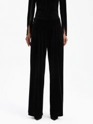 BGN Aksamitne spodnie w kolorze czarnym rozmiar: 36. Czarne spodnie materiałowe BGN, bez wzorów, z materiału. Za 109.26 zł.