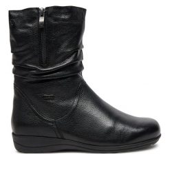 Botki Caprice. Czarne botki Caprice, bez wzorów, bez obcasa, na płaskiej podeszwie, bez zapięcia. Za 329.99 zł.