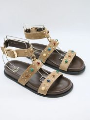 Bellucci Sandały w kolorze beżowym rozmiar: 38. Brązowe sandały Bellucci, bez wzorów, klasyczne, z otwartym noskiem, bez obcasa, bez zapięcia. Za 86.99 zł.